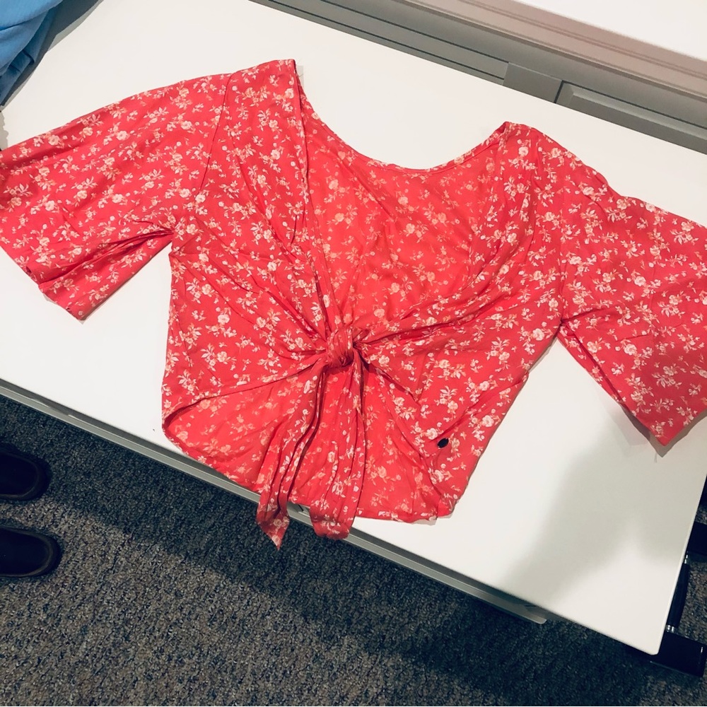 Tie front floral billabong shirt